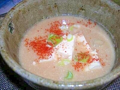 シンプルな豆腐入りの‘粕汁’